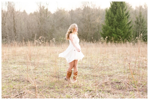 Sun drenched field waterford pennsylvania senior session jessica husted photography