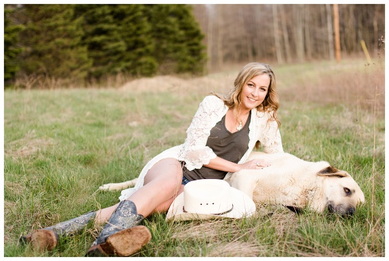 Sun drenched field waterford pennsylvania senior session jessica husted photography