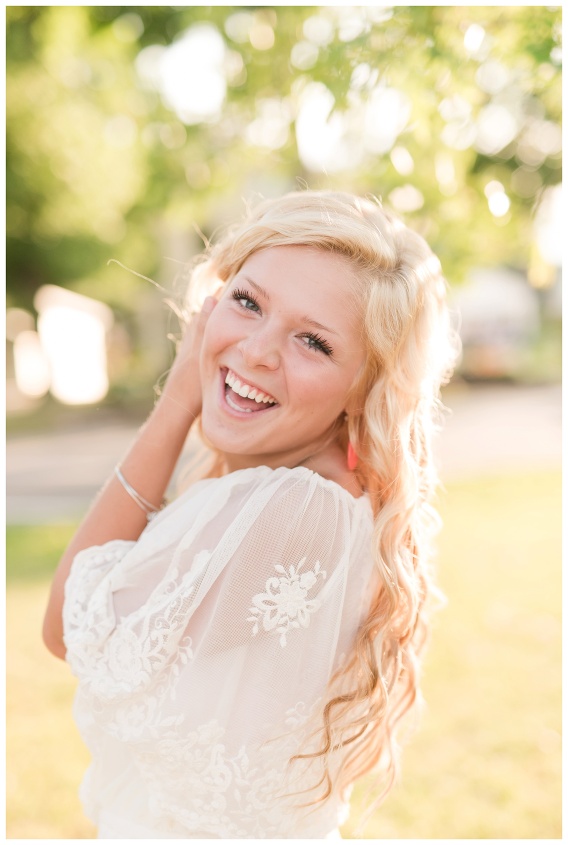 jessica-husted-photography-erie-pennsylvania-sweet-16-relaxed-lake-side-photo